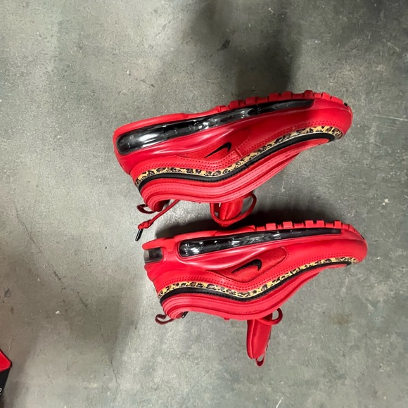 Nike airmax varsity red with cheetah lining 2019 size 6.5 womans - Picture 3 of 8